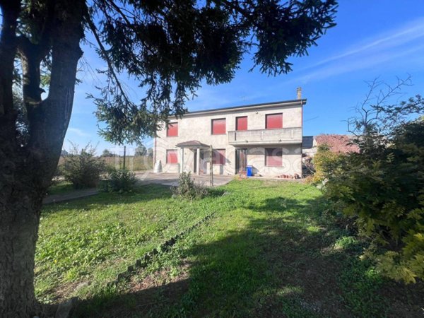 casa indipendente in vendita a Pressana in zona Caselle
