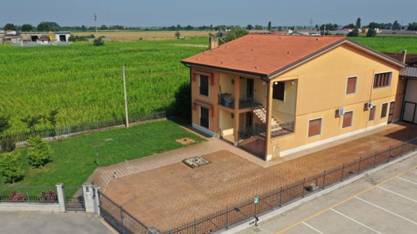 casa indipendente in vendita a Pressana