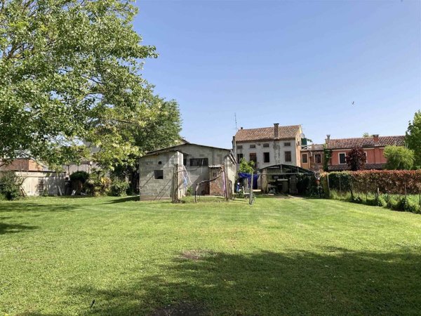 casa semindipendente in vendita a Pressana