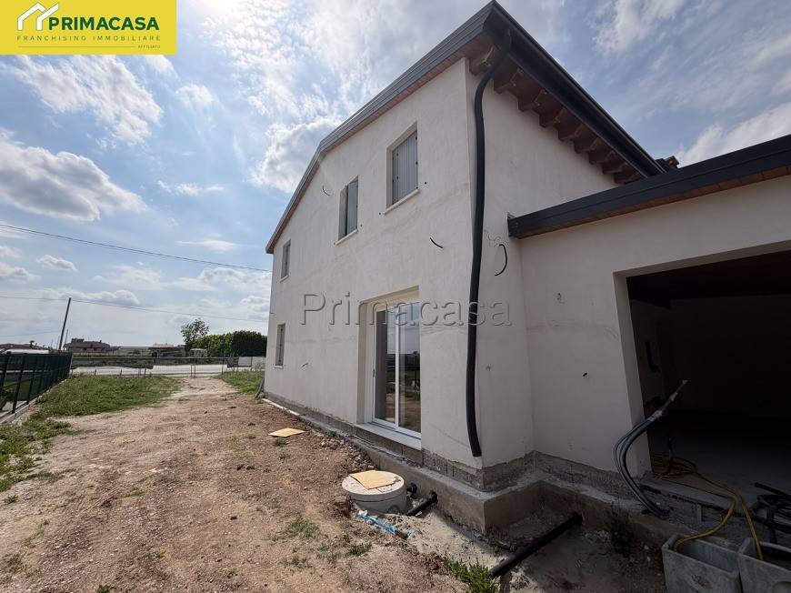 casa indipendente in vendita a Pressana in zona Crosare