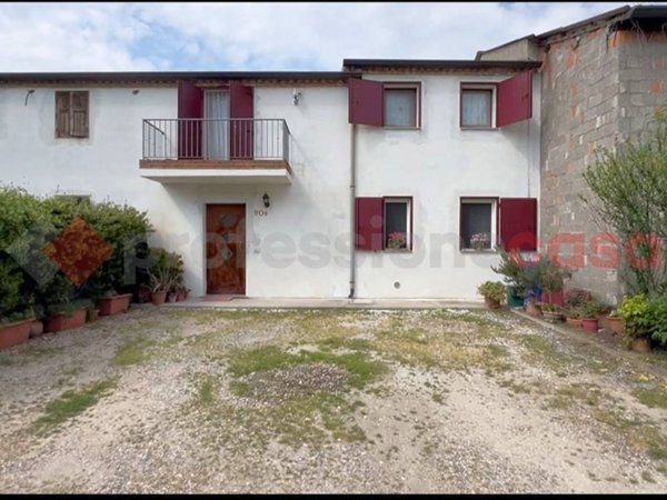 casa indipendente in vendita a Pressana