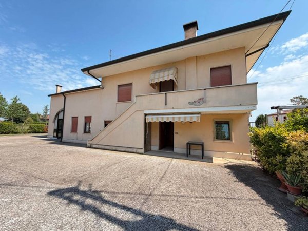 casa indipendente in vendita a Pressana in zona Crosare