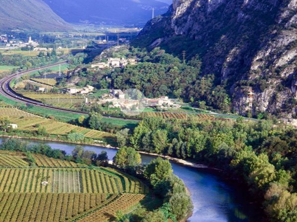 terreno agricolo in vendita a Rivoli Veronese