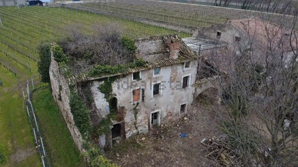 esavano in vendita a Rivoli Veronese in zona Gaium
