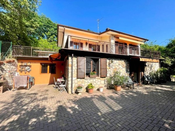 casa indipendente in vendita a Rivoli Veronese in zona Gaium