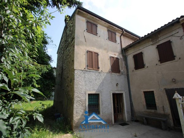 casa indipendente in vendita a Rivoli Veronese