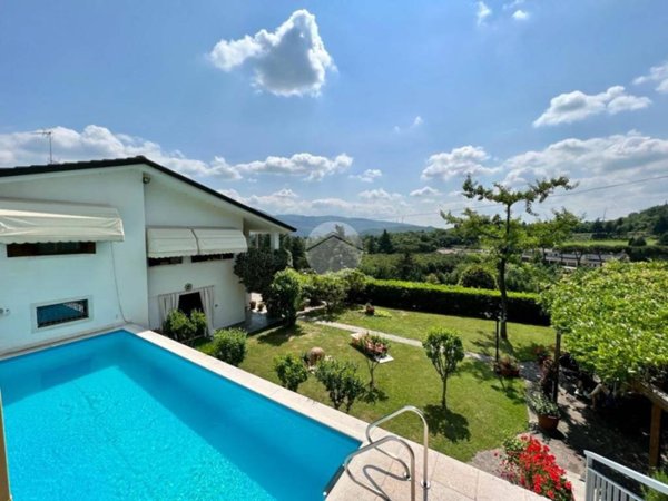 casa indipendente in vendita a Rivoli Veronese