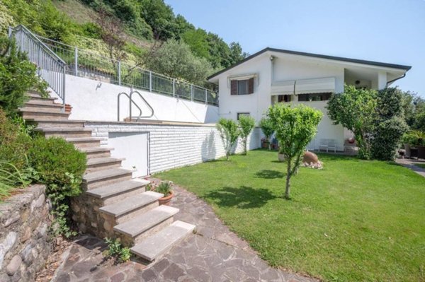 casa indipendente in vendita a Rivoli Veronese in zona Canale