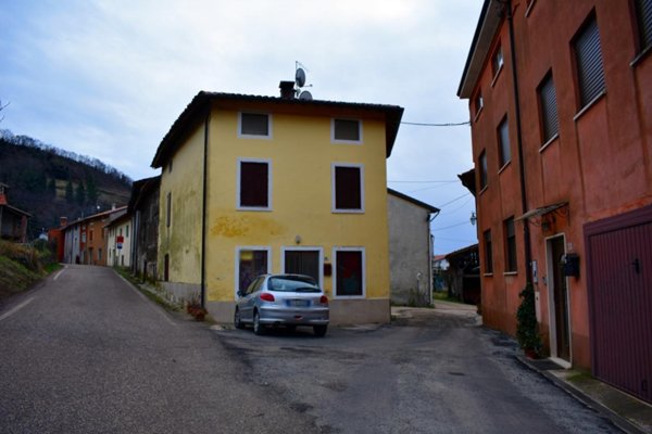 casa indipendente in vendita a Roncà in zona Brenton