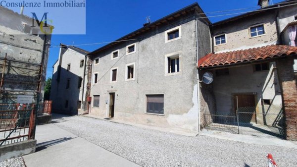 casa indipendente in vendita a Roncà in zona Terrossa