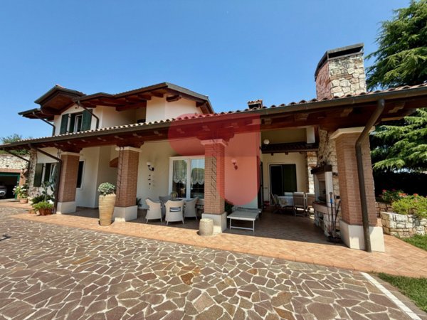 casa indipendente in vendita a Roncà in zona Santa Margherita