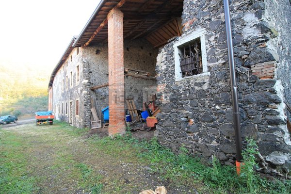 casa semindipendente in vendita a Roncà in zona Terrossa