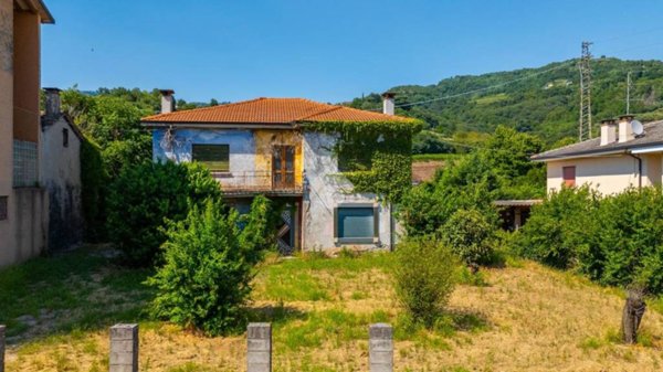 casa indipendente in vendita a Roncà in zona Terrossa