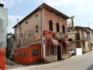 appartamento in vendita a Roncà in zona Terrossa