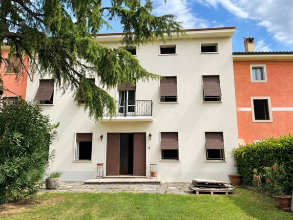 casa indipendente in vendita a Roncà in zona Terrossa