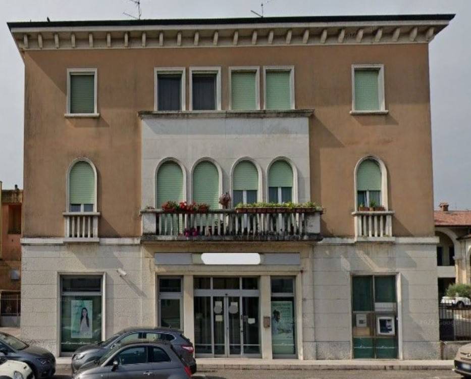 negozio in vendita a Ronco all'Adige