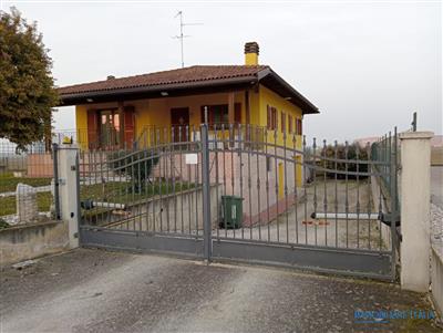 casa indipendente in vendita a Ronco all'Adige