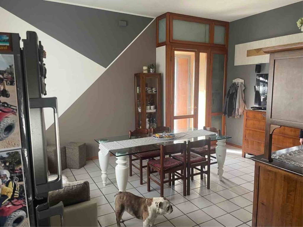 intera palazzina in vendita a Ronco all'Adige