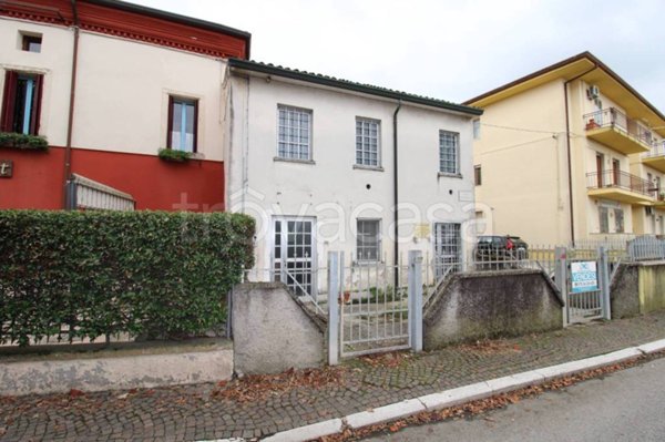 casa indipendente in vendita a Ronco all'Adige