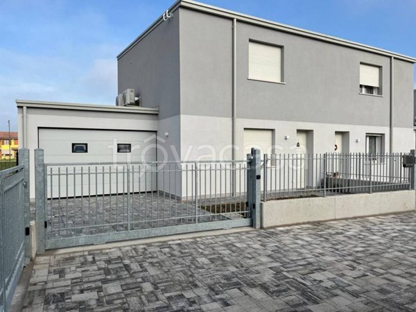 casa indipendente in vendita a Ronco all'Adige