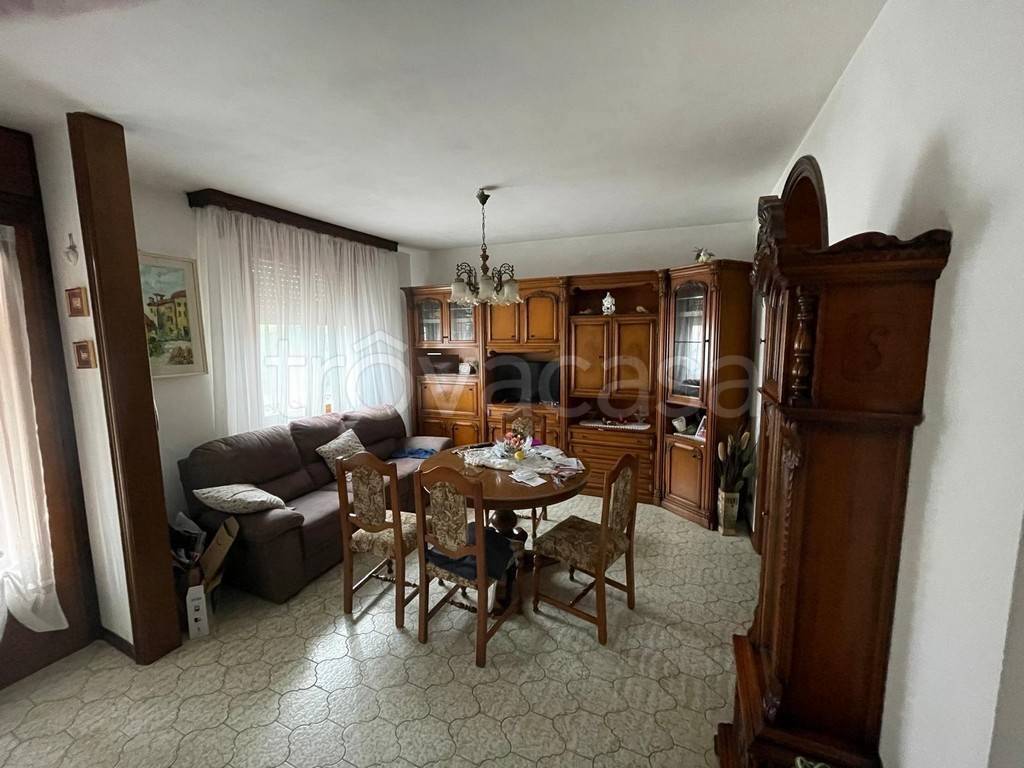 casa indipendente in vendita a Ronco all'Adige