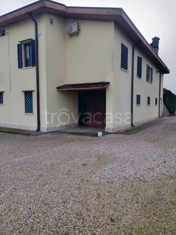 casa indipendente in vendita a Ronco all'Adige