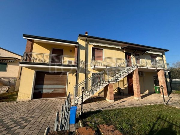 casa indipendente in vendita a Ronco all'Adige