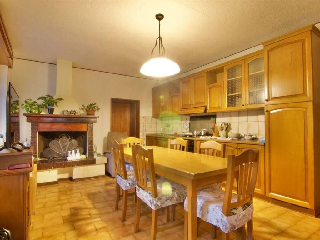 casa indipendente in vendita a Ronco all'Adige