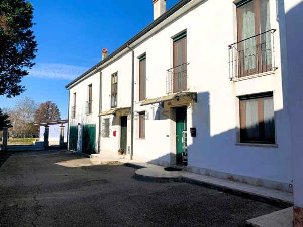 casa indipendente in vendita a Ronco all'Adige