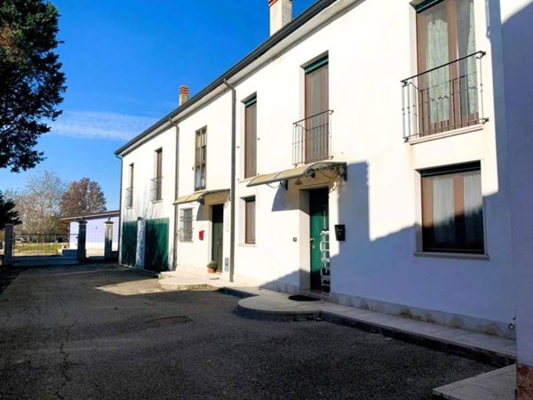 casa indipendente in vendita a Ronco all'Adige