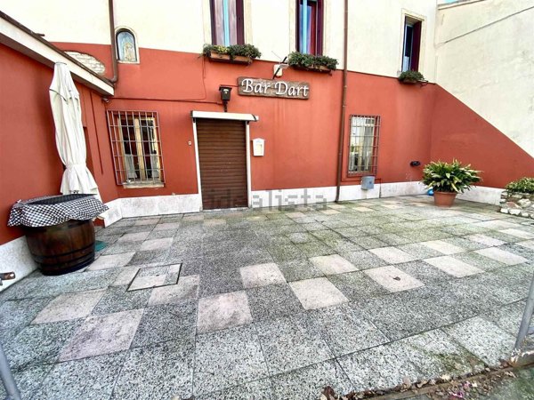locale commerciale in vendita a Ronco all'Adige