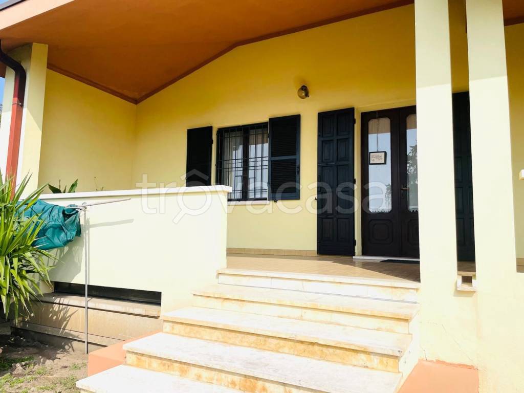 casa indipendente in vendita a Ronco all'Adige