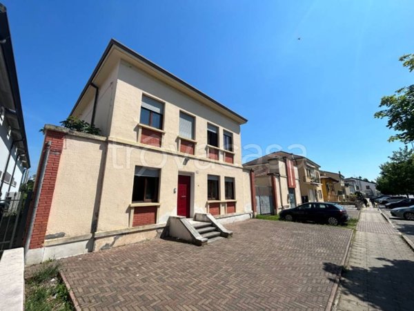 casa indipendente in vendita a Ronco all'Adige