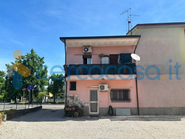 casa indipendente in vendita a Ronco all'Adige