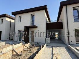 casa indipendente in vendita a Ronco all'Adige