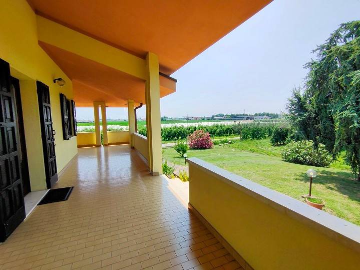 casa indipendente in vendita a Ronco all'Adige
