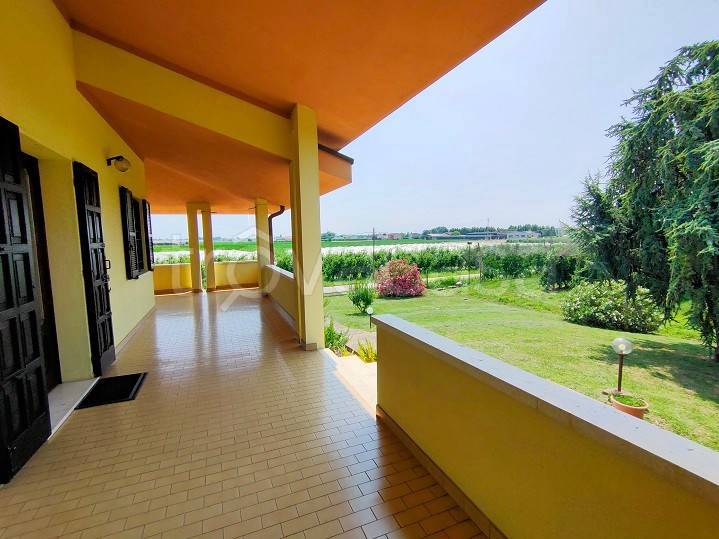 casa indipendente in vendita a Ronco all'Adige