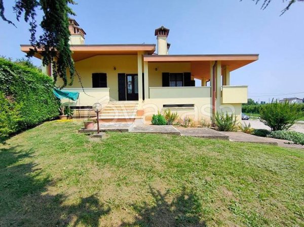 casa indipendente in vendita a Ronco all'Adige
