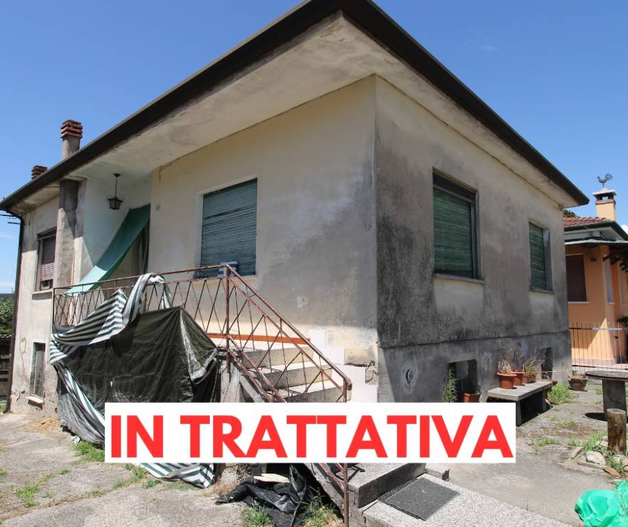 casa indipendente in vendita a Ronco all'Adige