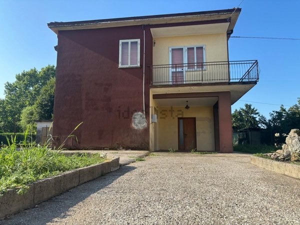 casa indipendente in vendita a Ronco all'Adige