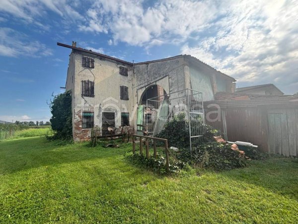 casa indipendente in vendita a Ronco all'Adige
