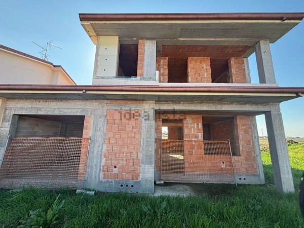 casa indipendente in vendita a Ronco all'Adige