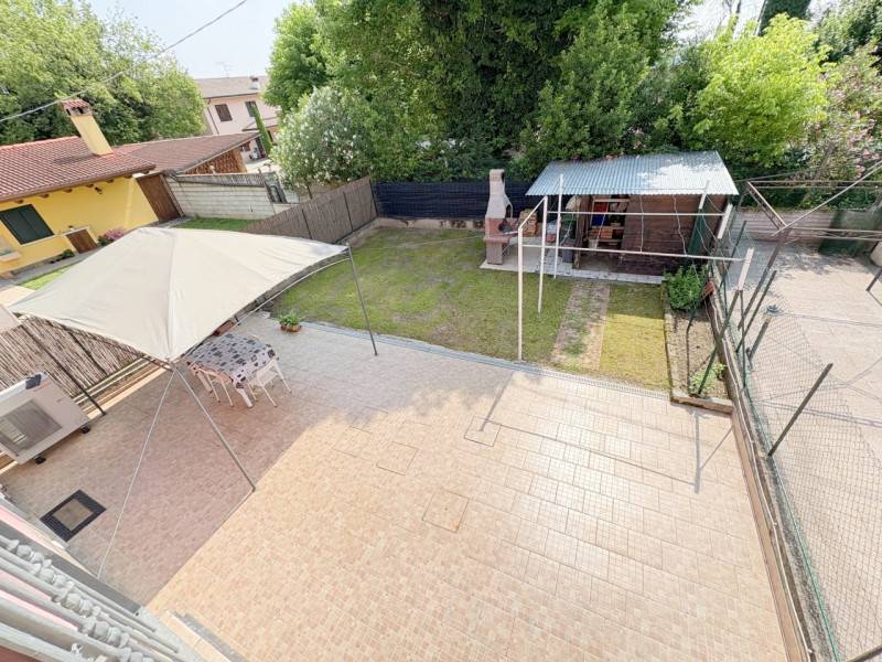 casa indipendente in vendita a Ronco all'Adige