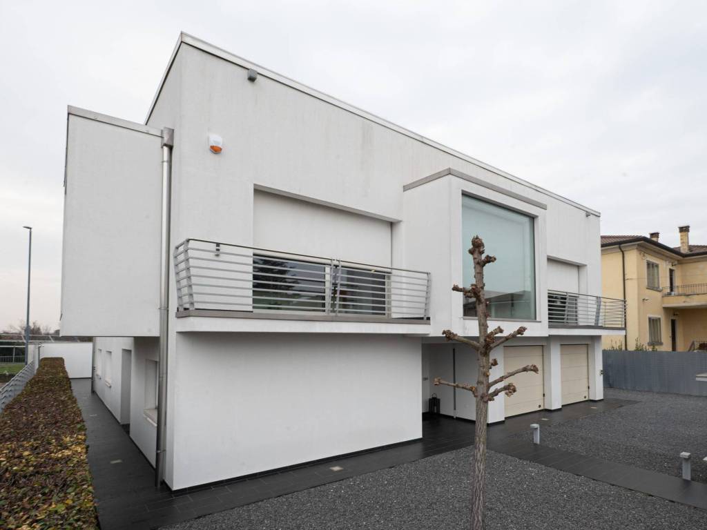 casa indipendente in vendita a Ronco all'Adige