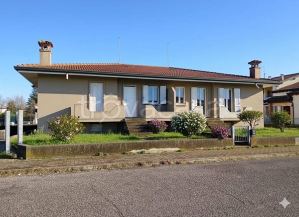 casa indipendente in vendita a Ronco all'Adige