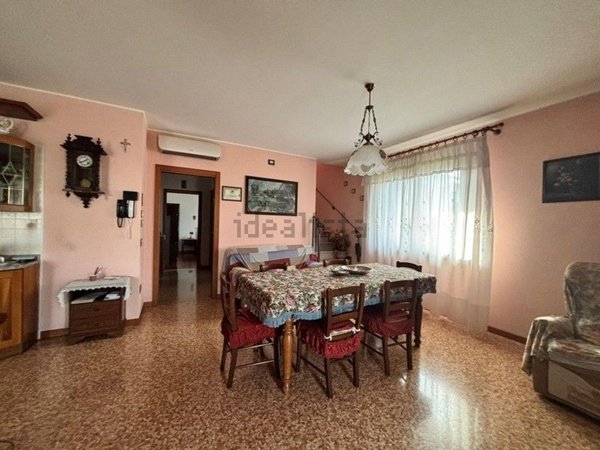 casa indipendente in vendita a Ronco all'Adige