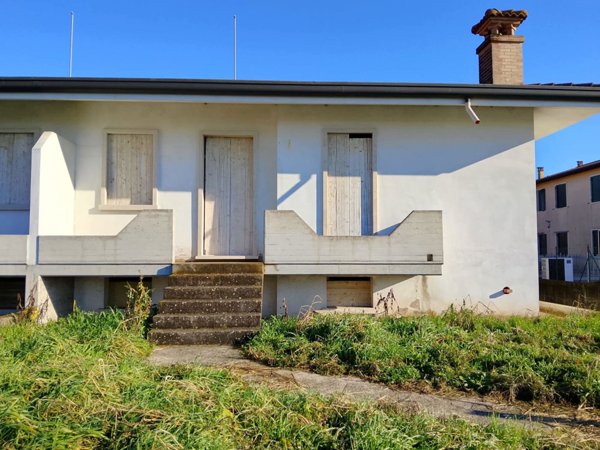 casa indipendente in vendita a Ronco all'Adige