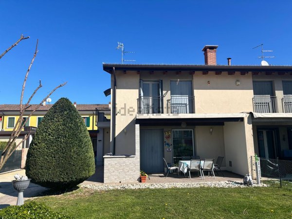casa indipendente in vendita a Ronco all'Adige
