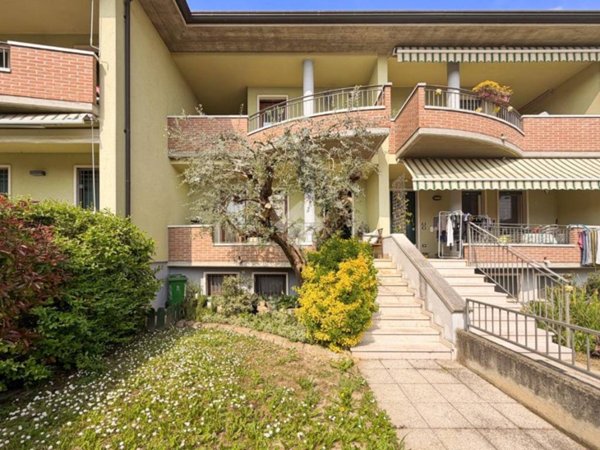 casa indipendente in vendita a Ronco all'Adige