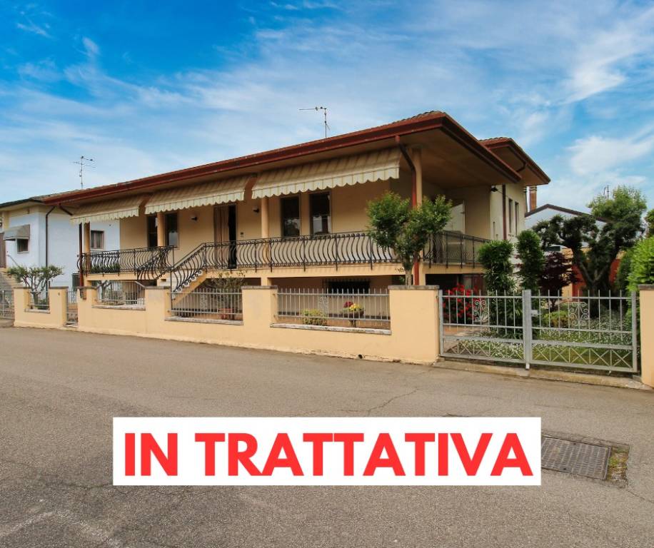 casa indipendente in vendita a Ronco all'Adige